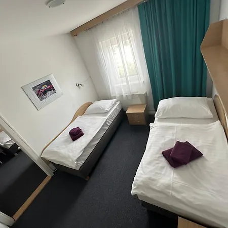 Hotel Remy 2*